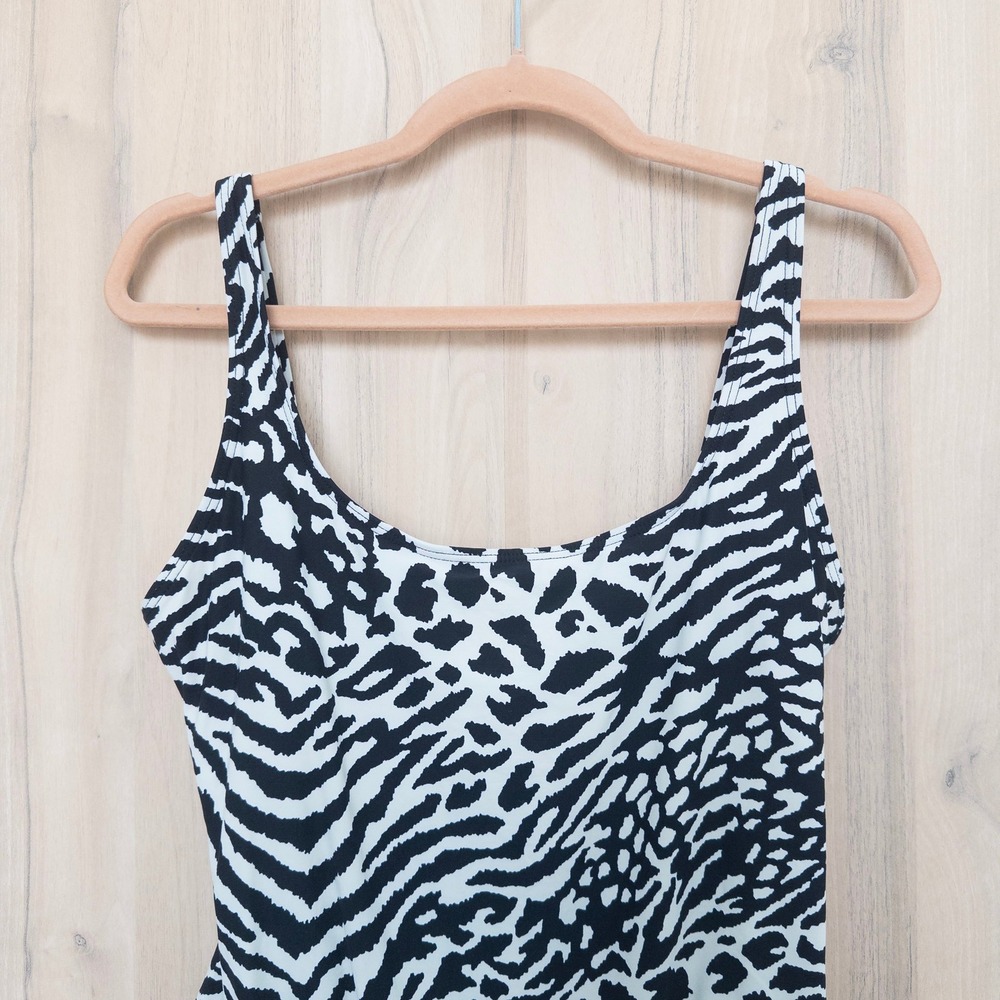 DKNY One‎ Piece Swimsuit Size 12 Black White Zebra Animal Resort Coastal Chic - Picture 2 of 6